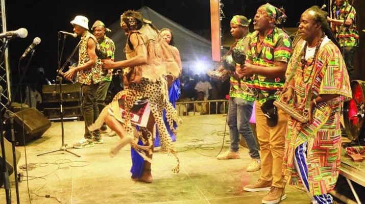 Zimbabwe celebra patrim&oacute;nio cultural com festival anual da mbira