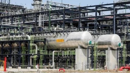 Qu&eacute;nia inicia constru&ccedil;&atilde;o de refinaria de petr&oacute;leo avaliada em 16 mil milh&otilde;es de d&oacute;lares