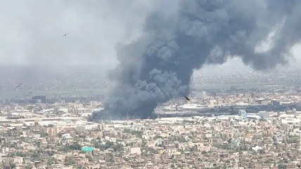 Explos&otilde;es em Adis Abeba aumentam receios de alastramento do conflito et&iacute;ope