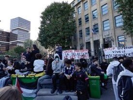 Protestos estudantis encerram centenas de escolas em Fran&ccedil;a - DR