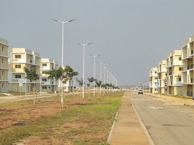 Urbaniza&ccedil;&atilde;o com 212 apartamentos inaugurada, no bairro Carreira de Tiro, em Malanje - Edi&ccedil;&otilde;es Novembro