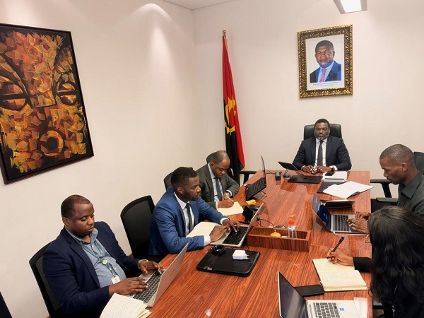 Delega&ccedil;&atilde;o angolana avalia coopera&ccedil;&atilde;o em amt&eacute;ria de Sa&uacute;de com autoridades brasileiras da &aacute;rea