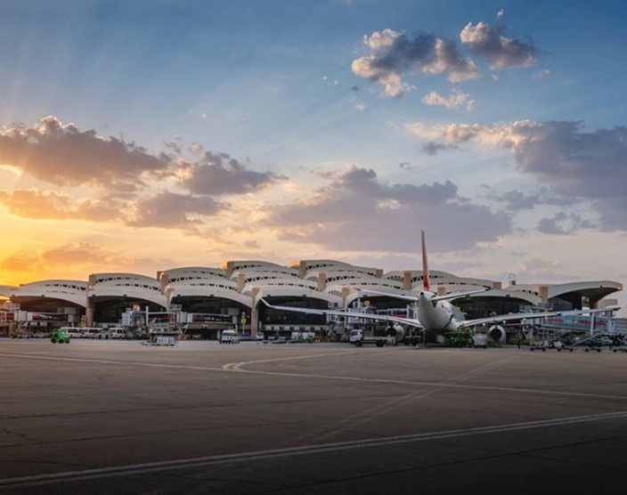 Ataques contra aeroporto de Riade agravam crise no M&eacute;dio Oriente
