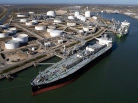 Pre&ccedil;os do petr&oacute;leo mant&ecirc;m-se elevados perante incertezas geopol&iacute;ticas - DR