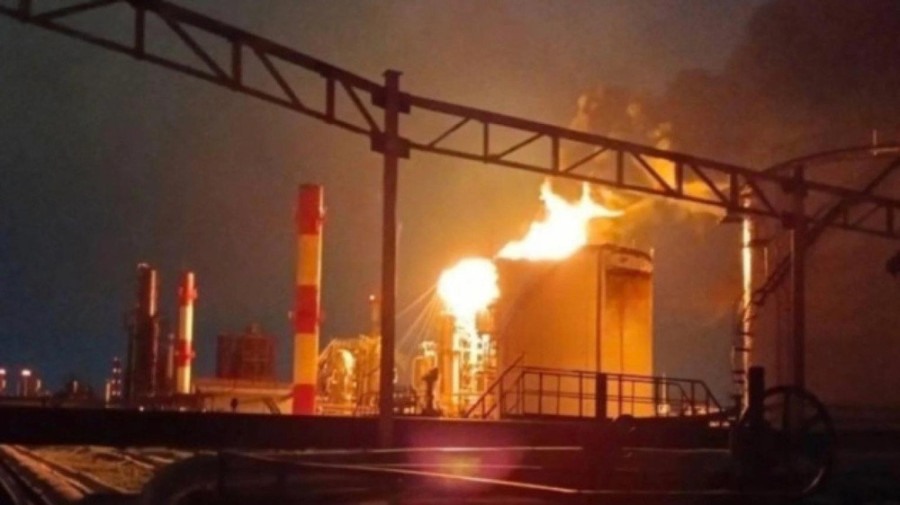 Ucr&acirc;nia ataca refinaria russa e agrava tens&atilde;o com Washington
