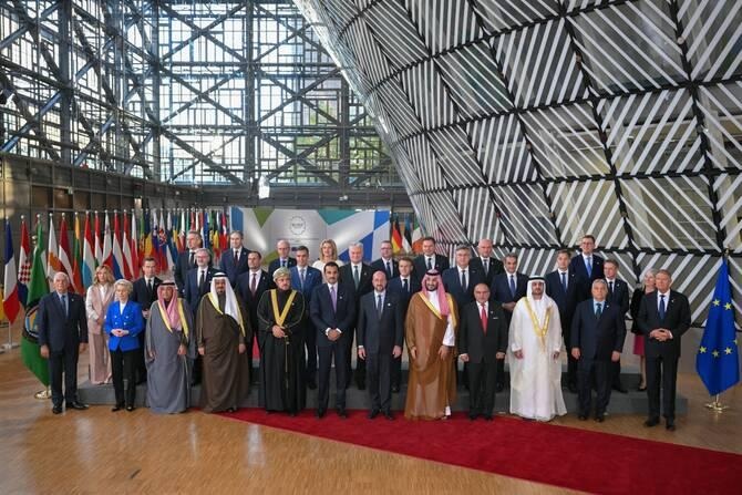 Uni&atilde;o Europeia e pa&iacute;ses do Golfo adiam cimeira devido &agrave; inseguran&ccedil;a regional