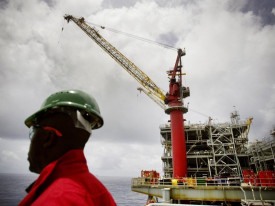 Ataque contra a Shell na Nig&eacute;ria amea&ccedil;a produ&ccedil;&atilde;o local de petr&oacute;leo  - DR