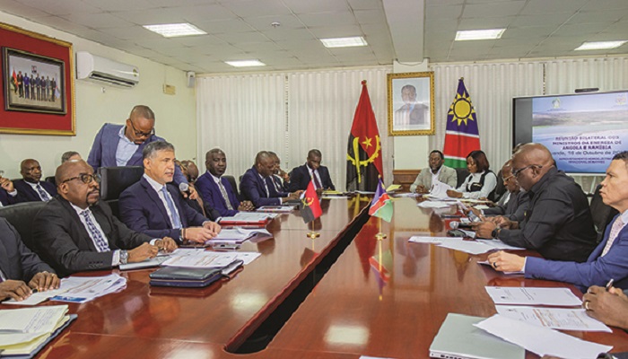 Ministros da Energia e &Aacute;guas de Angola, Jo&atilde;o Baptista Borges, e das Minas e Energia da Nam&iacute;bia, Modestus Amutse, definem modelo de financiamento para constru&ccedil;&atilde;o da barragem de Baynes