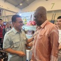 Embaixador de Angola, Flor&ecirc;ncio de Almeida, e Budi Santoso, ministro do Com&eacute;rcio da Indon&eacute;sia