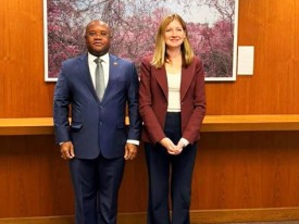 Embaixador de Angola n&atilde;o residente no Canad&aacute;, e a ministra-adjunta respons&aacute;vel por &Aacute;frica - DR