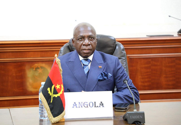 Ministro das Rela&ccedil;&otilde;es Exteriores, T&eacute;te Ant&oacute;nio, participou, por videoconfer&ecirc;ncia, na reuni&atilde;o extraordin&aacute;ria do Conselho de Ministros da SADC
