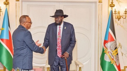 Embaixador angolano M&aacute;rio Constantino apresentou Cartas Credenciais ao Presidente do Sud&atilde;o do Sul, Salva Kiir Mayardit
