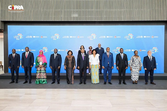 Altas entidades que prestigiaram a abertura da quarta edi&ccedil;&atilde;o da Bienal de Luanda