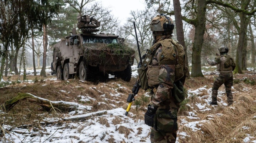 Reino Unido e Fran&ccedil;a refor&ccedil;am a coopera&ccedil;&atilde;o militar e a capacidade de defesa conjunta