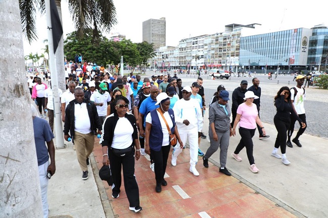 Ministro das Rela&ccedil;&otilde;es Exteriores, T&eacute;te Ant&oacute;nio, participou, em Luanda, na Caminhada do Dia das Na&ccedil;&otilde;es Unidas, para assinalar o 81&ordm; anivers&aacute;rio da organiza&ccedil;&atilde;o