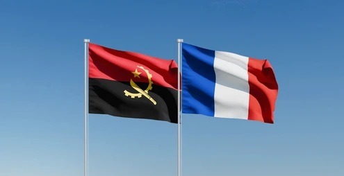 Coopera&ccedil;&atilde;o na &aacute;rea do ensino entre Angola e Fran&ccedil;a 