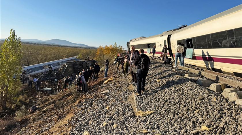 Acidente ferrovi&aacute;rio em Espanha 