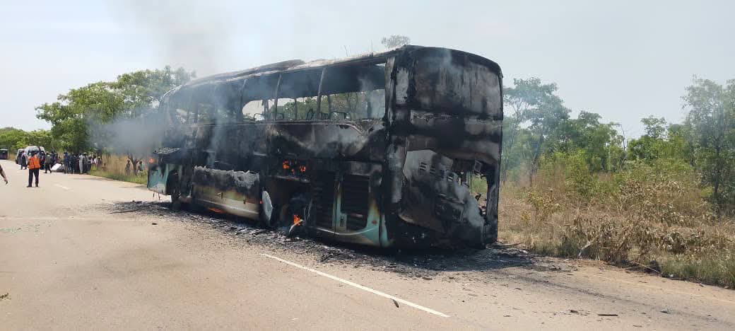 Inc&ecirc;ndio em autocarro na Estrada  Nacional 280