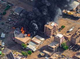 Ataque com drones mata mais de 100 pessoas num mercado em Darfur - DR