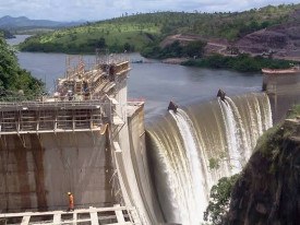 Barragem em Angola  - DR